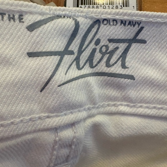 Old Navy White Denim Capris - Picture 3 of 5